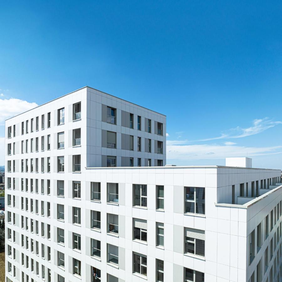 Luxury Rooftop 23 Bed and Breakfast Tirana Esterno foto